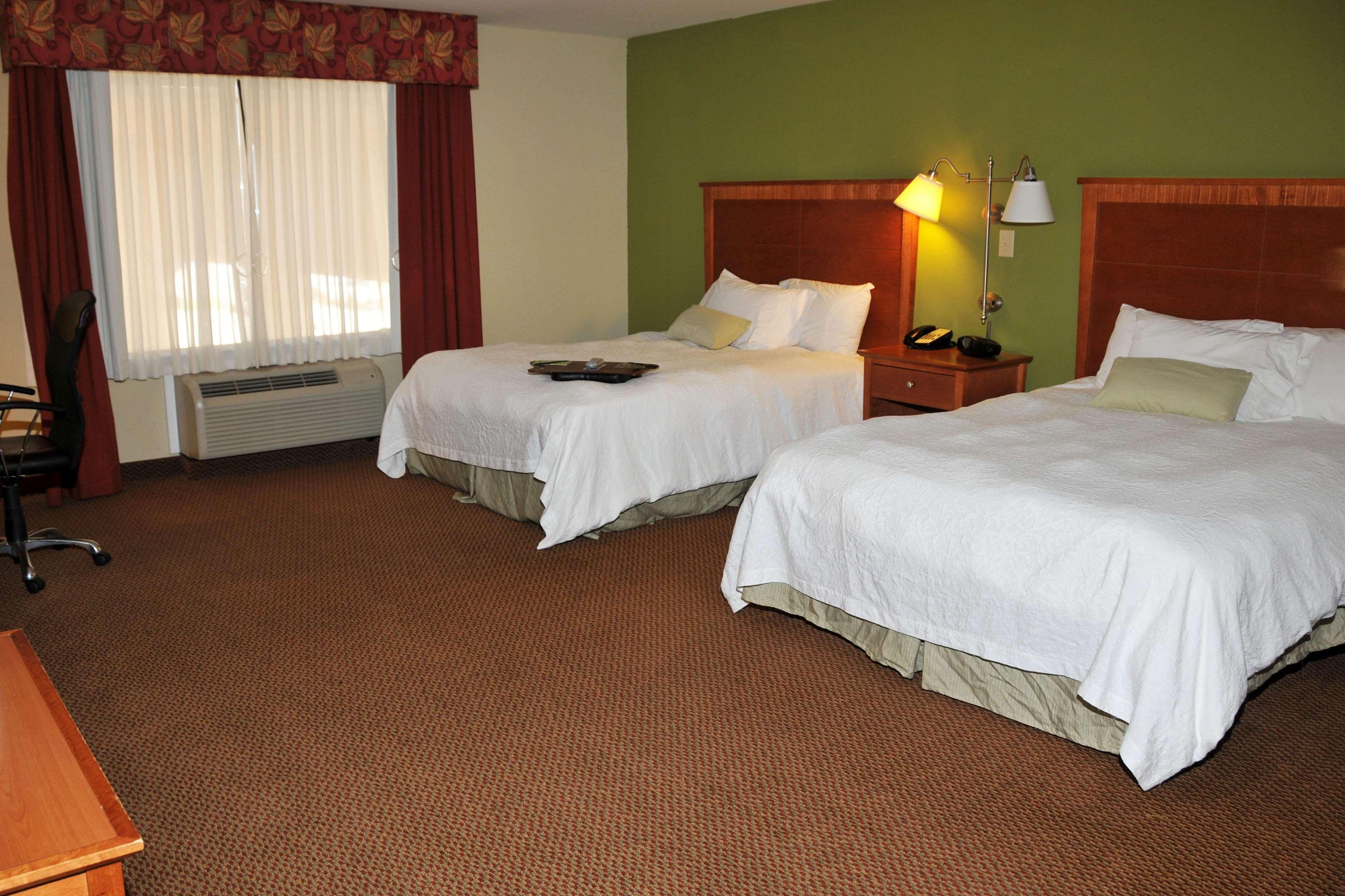 Hampton Inn Clinton Room photo