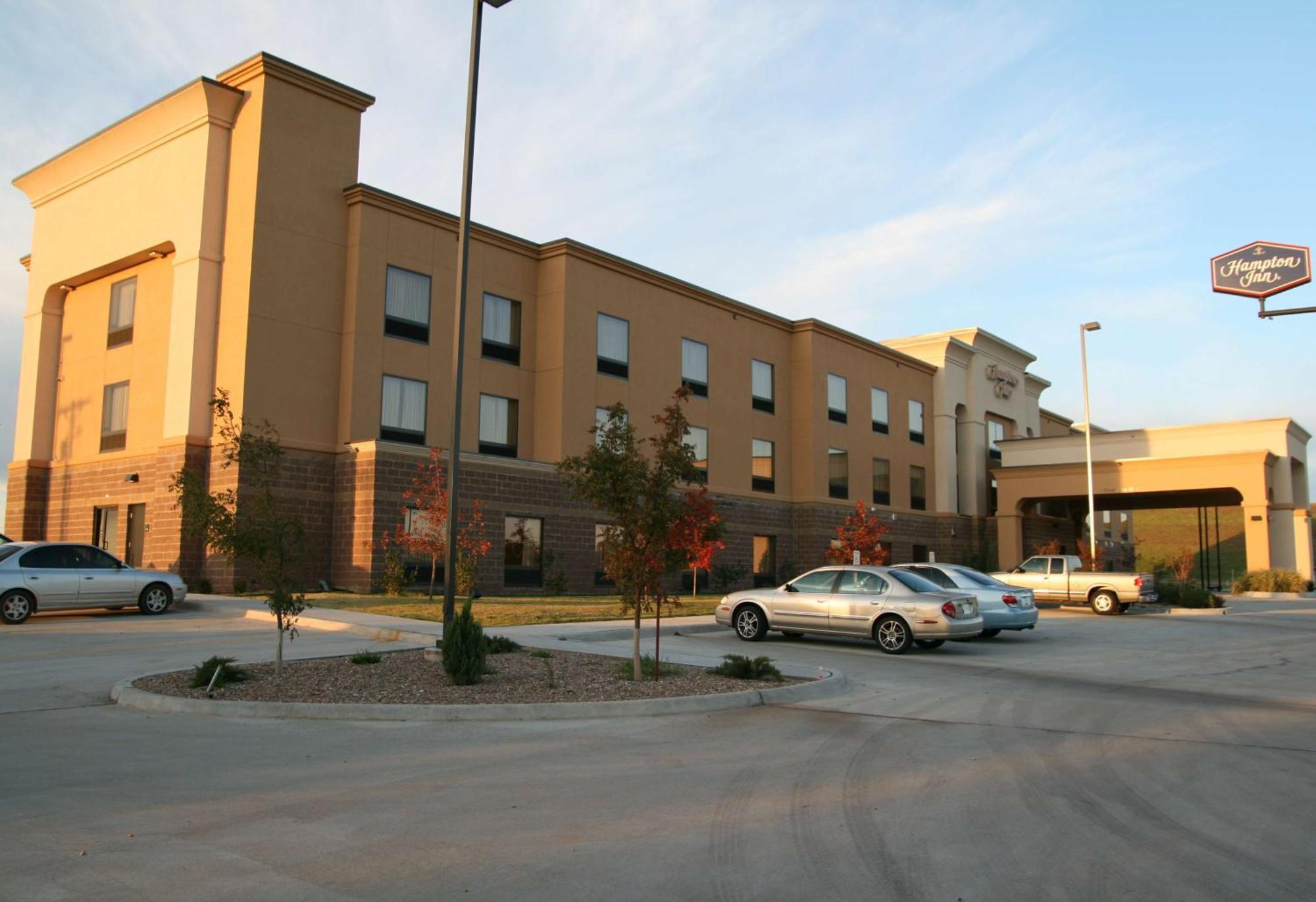 Hampton Inn Clinton Exterior photo